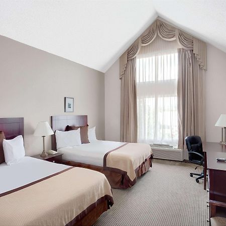 Baymont By Wyndham Reno Hotel Bagian luar foto