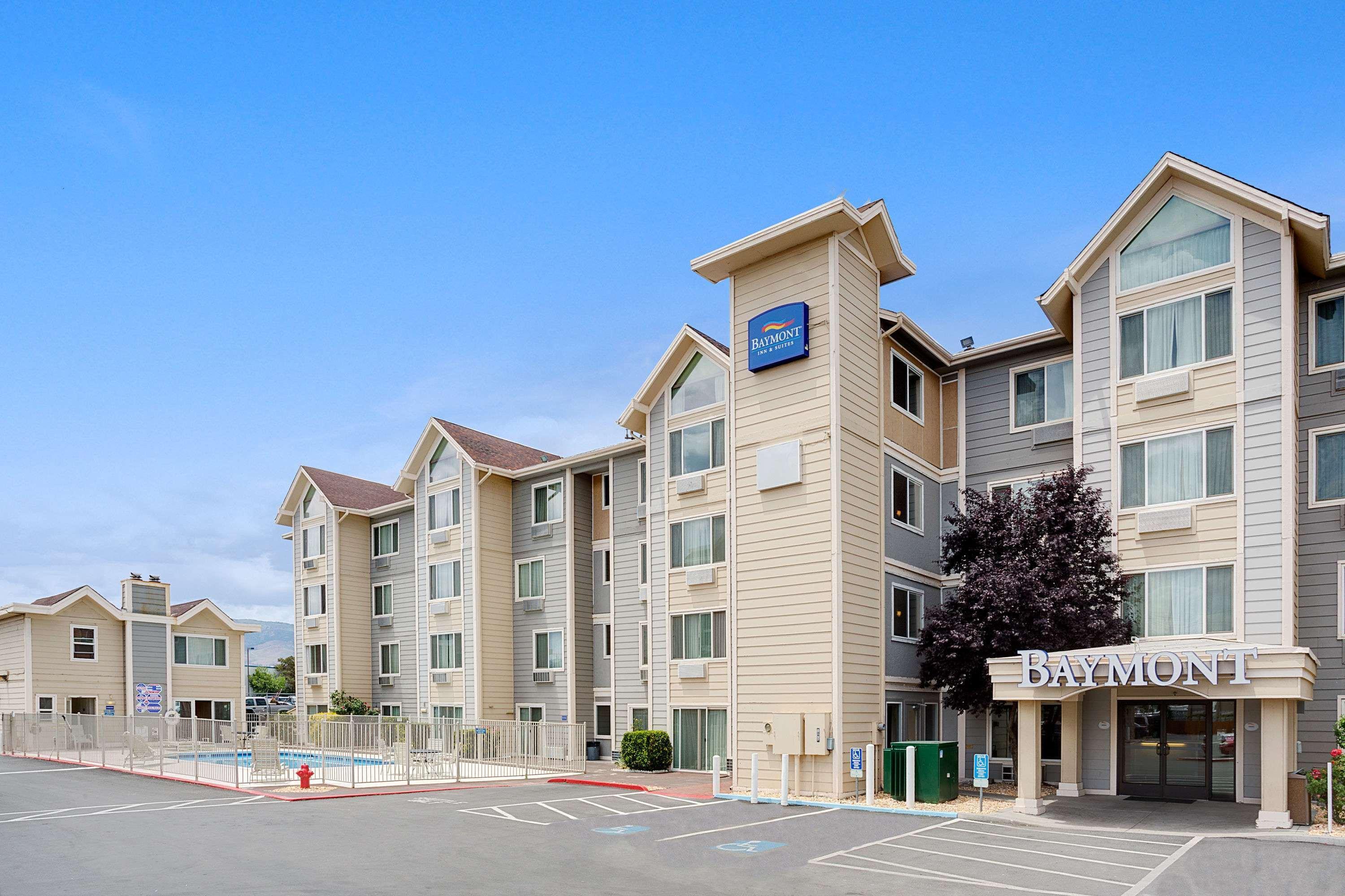 Baymont By Wyndham Reno Hotel Bagian luar foto